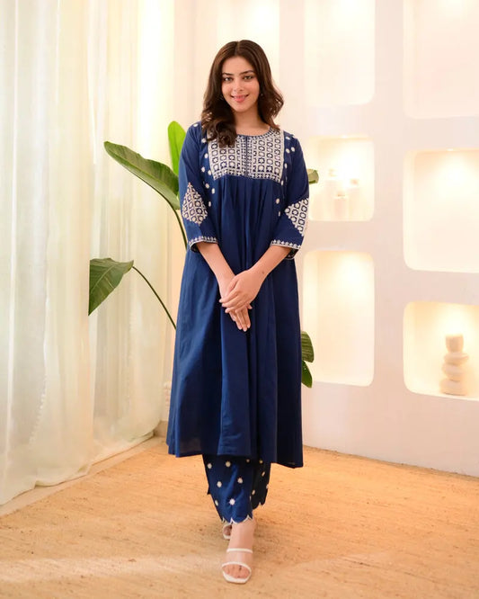Women's Beautiful Viscose Rayon Fabric Thread Work Flared Kurta Pant Set
