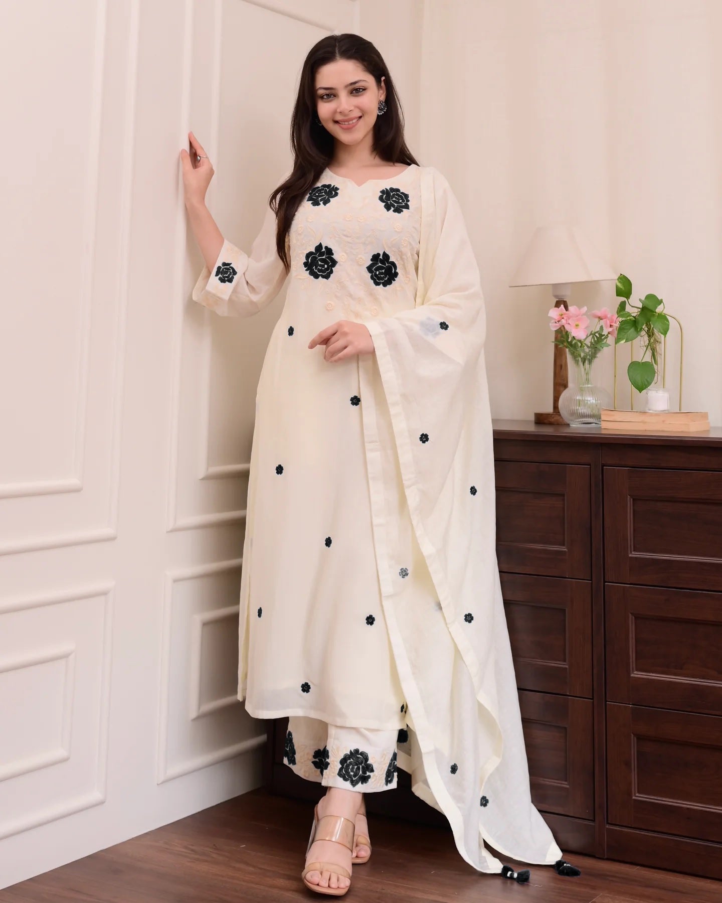 Beautiful Viscose Fabric Thread work Straight Kurta with Pant And Dupatta Set