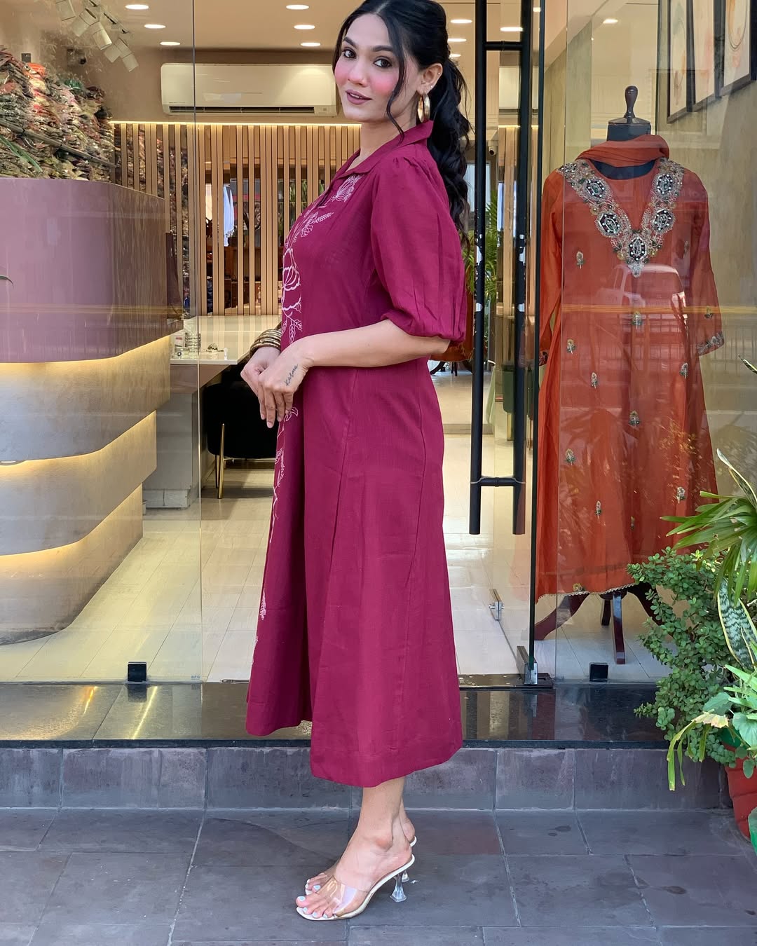 Women's Gorgeous Thread work Viscose Chanderi Fabric Straight Kurta