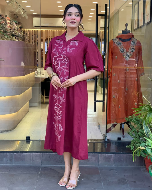 Women's Gorgeous Thread work Viscose Chanderi Fabric Straight Kurta