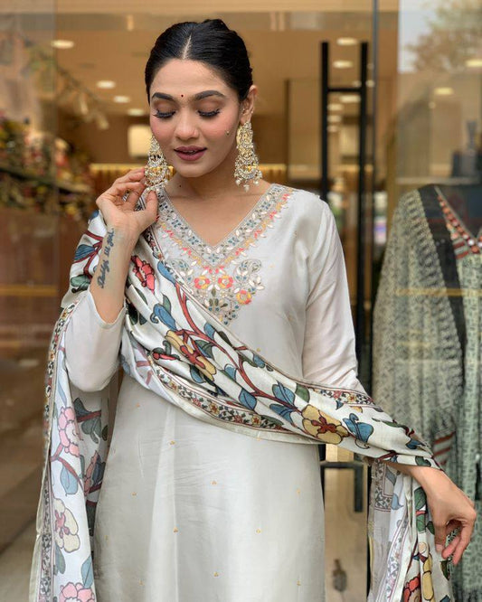 Women's Gorgeous Embroidery Viscose Chanderi Fabric Straight Kurta Pant with Dupatta Set