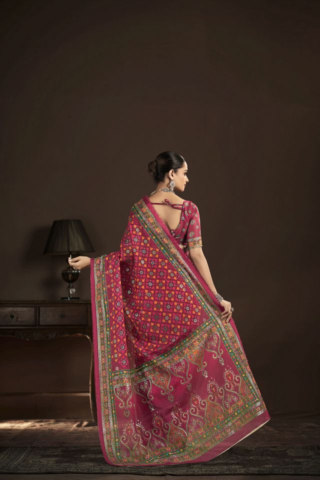 Red Color Crepe Silk Fabric Designer Foil Printed Saree