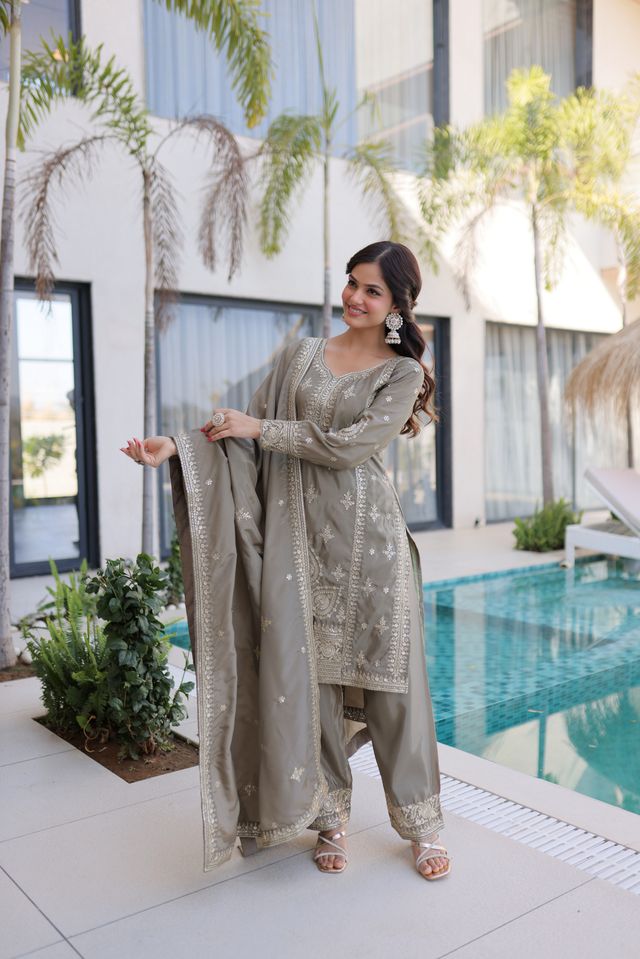 Grey Color Beautiful Ho Silk Fabric Stylish Ceremonial Attire