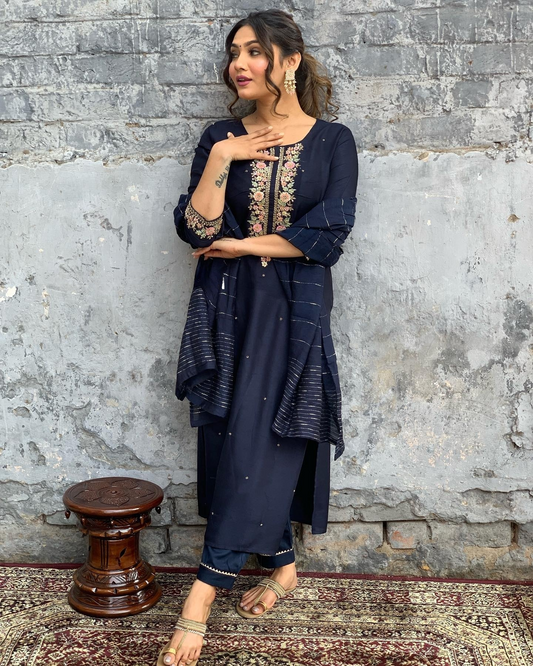 Women's Gorgeous Embroidery Viscose Chanderi Fabric Stright Kurta Pant with Dupatta Set
