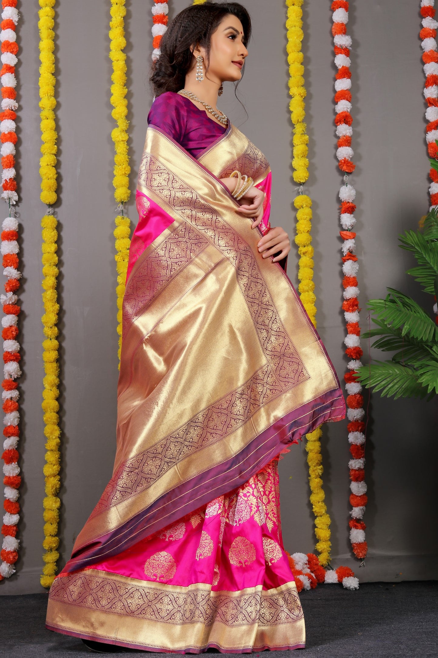 Pink Woven Design Pure Silk Banarasi Saree With Blouse
