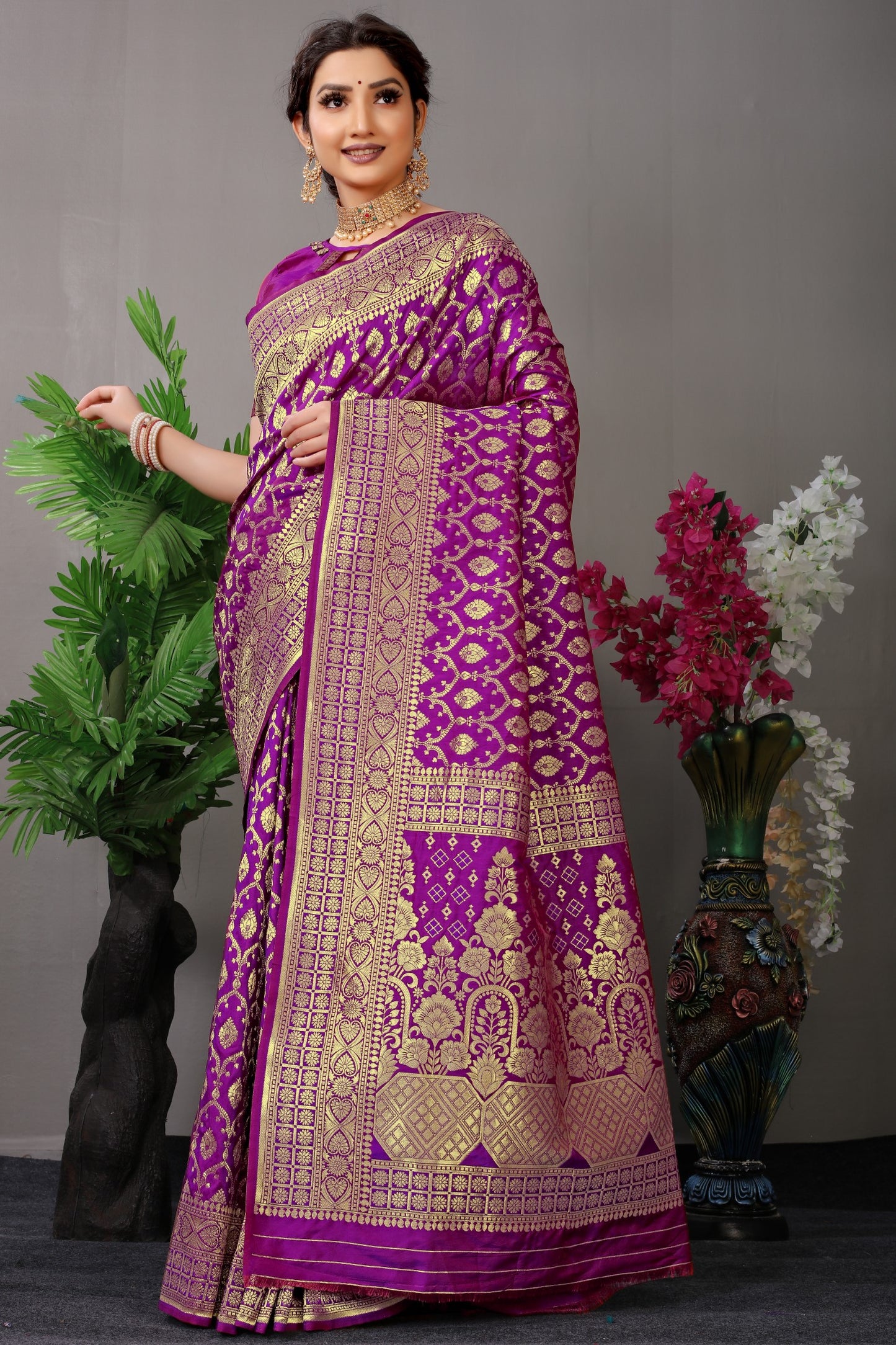 Lavender Woven Design Pure Silk Banarasi Saree With Blouse