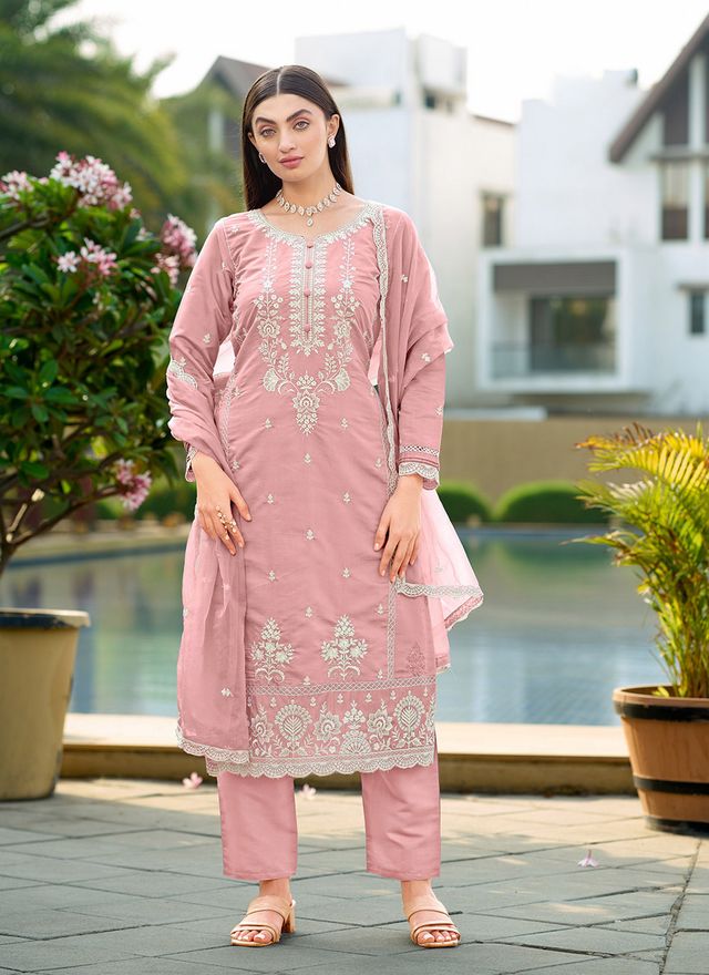 Smart And Desirable Blended Fabric Salwar Kameez