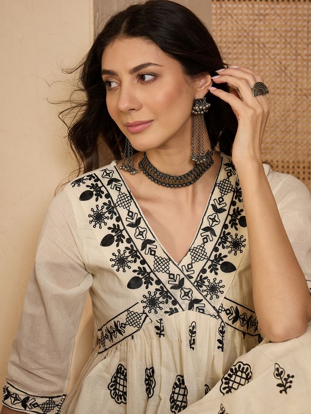 Beige Color Graceful Khadi Silk Fabric Designer Embroidery Work Top Bottom Set 4174
