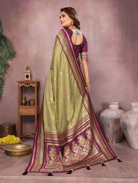 Green Color Handloom Silk Fabric Jacquard Weaving Designer Partywear Saree
