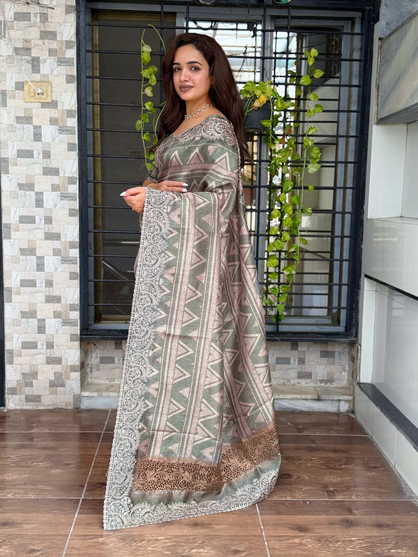 Grey Kashmiri Style Digital Printed Saree With Unstitched Blouse