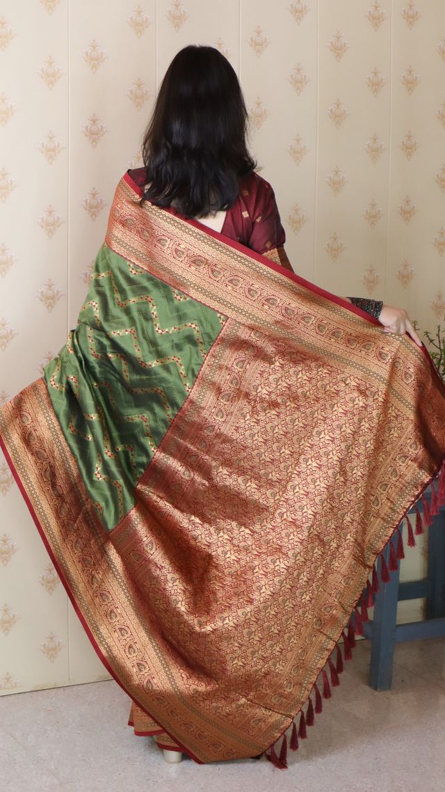 Green Color Banarasi Silk Fabric Woven Designer Traditional Saree