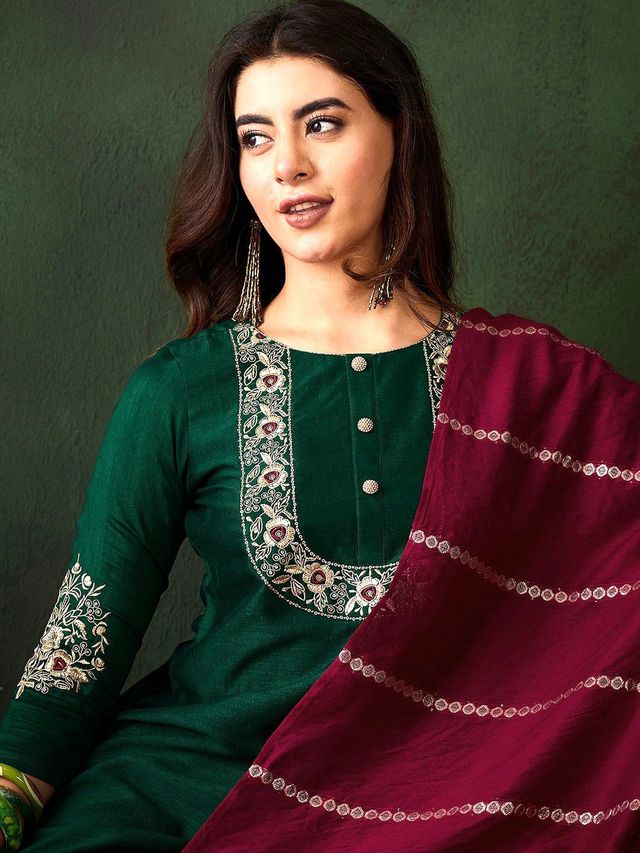 Green Color Silk Blend Fabric Elegant Salwar Kameez