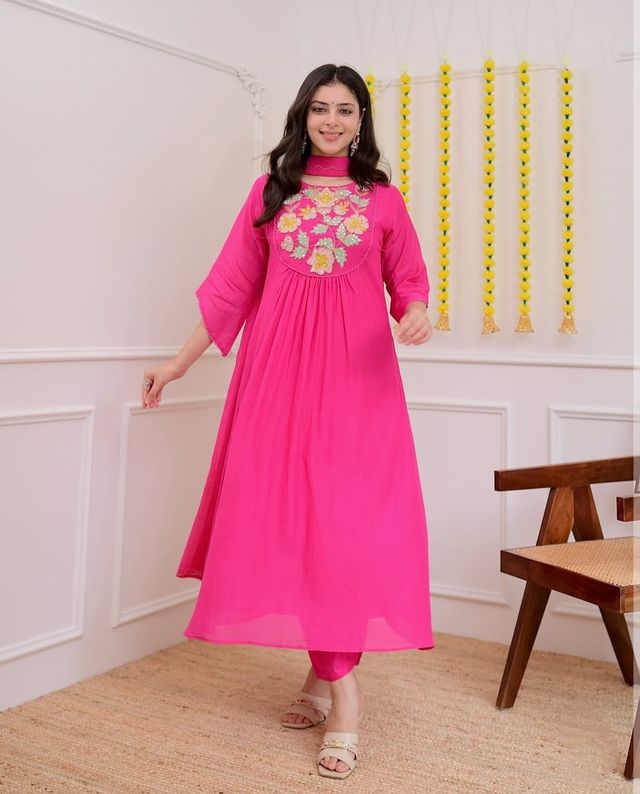 Pink Color Chanderi Silk Fabric Ceremonial Readymade Kurta Set with Dupatta