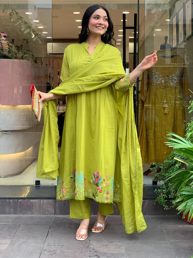 Green Color Chanderi Silk Fabric Ceremonial Readymade Kurta Set with Dupatta