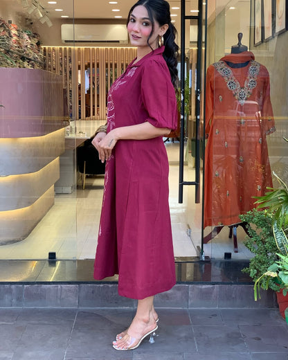 Women's Gorgeous Thread work Viscose Chanderi Fabric Straight Kurta