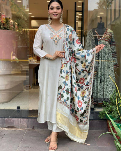 Women's Gorgeous Embroidery Viscose Chanderi Fabric Straight Kurta Pant with Dupatta Set