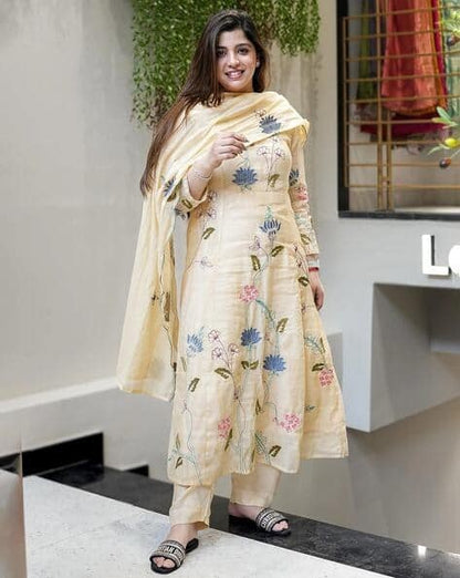 White Women's Cotton Fabric Straight Kurta, Pant and Dupatta Set 4073