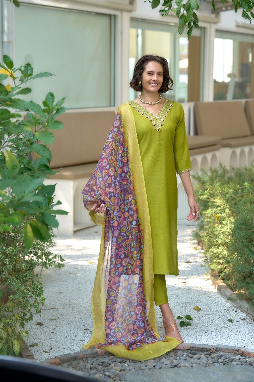 Women's Gorgeous Vatican Embroidery Straight Kurta with Pant And Dupatta Set RY