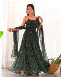 Anarkali suit Ideas for Newly married Girls Heavy work Grand anarkali frocks for weddings etting ready for Best Friend's wedding