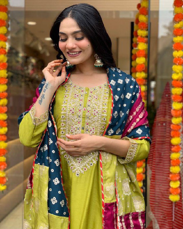Women's Gorgeous Embroidery Viscose Chanderi Fabric Stright Kurta Pant with Dupatta Set Kriti