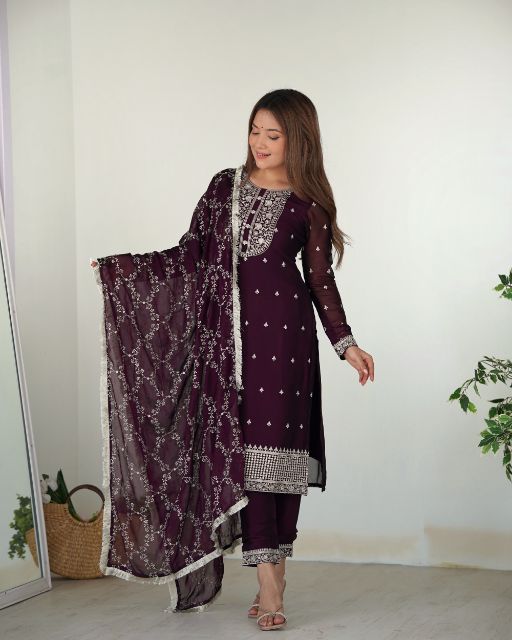 Karwa Chauth dress for ladies Women Embroidered Maroon Kurta and Pant with Dupatta At Fashion good quality dresses for women