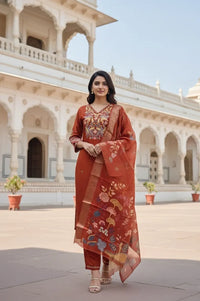 Women’s Ethnic Kurti Traditional Look