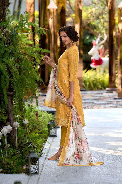 Women's Gorgeous Vatican Embroidery Straight Kurta with Pant And Dupatta Set RY