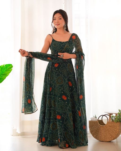 Anarkali suit Ideas for Newly married Girls Heavy work Grand anarkali frocks for weddings etting ready for Best Friend's wedding