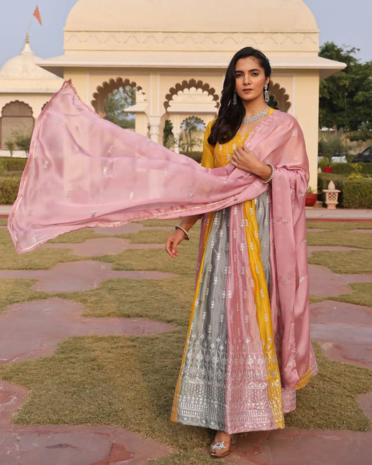 Stylish Wedding Wear Anarkali Suit with Designer Look