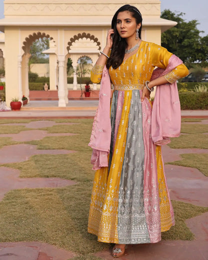 Stylish Wedding Wear Anarkali Suit with Designer Look