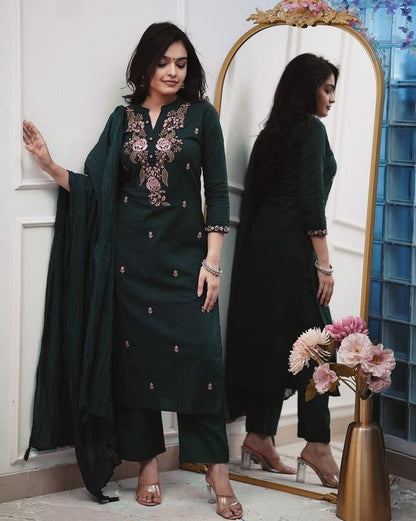 Green Color Ethnic Cotton Silk Fabric Readymade Kurta Set With Dupatta