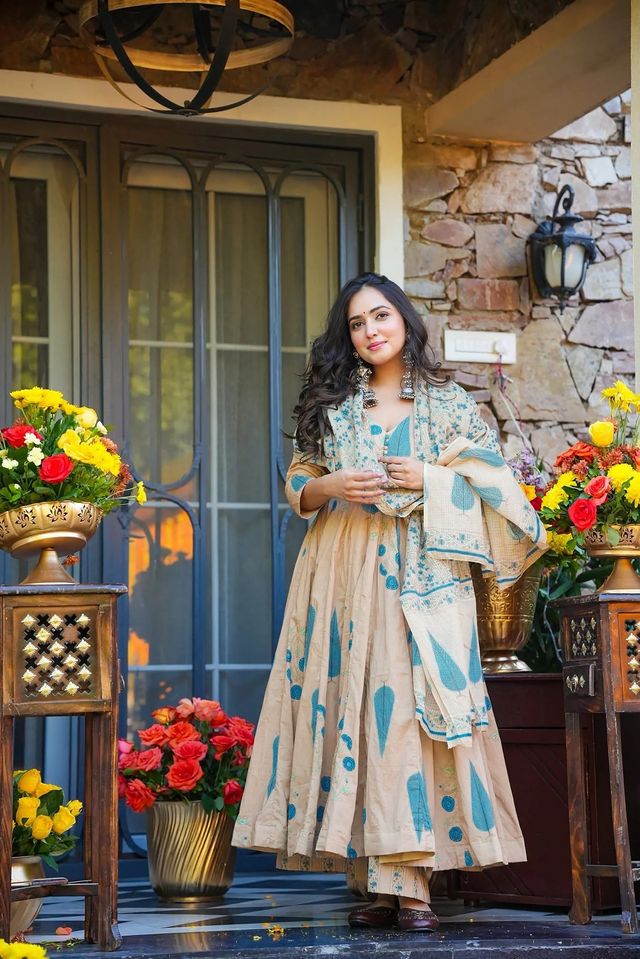 Off White Color Muslin Fabric Designer Digital Printed Palazzo Suit