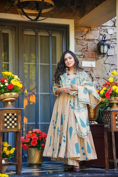 Off White Color Muslin Fabric Designer Digital Printed Palazzo Suit