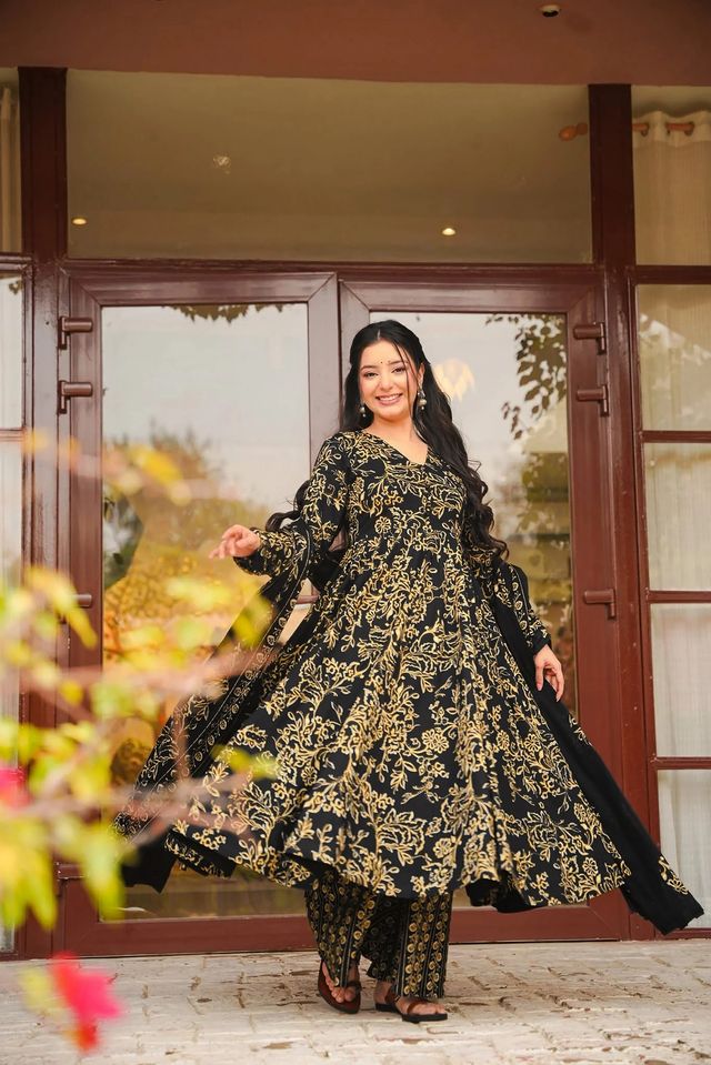 Black Color Muslin Fabric Designer Printed Readymade Ceremonial Palazzo Dress