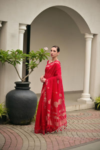 Red Color Jute Linen Silk Fabric Beautiful Graceful Saree