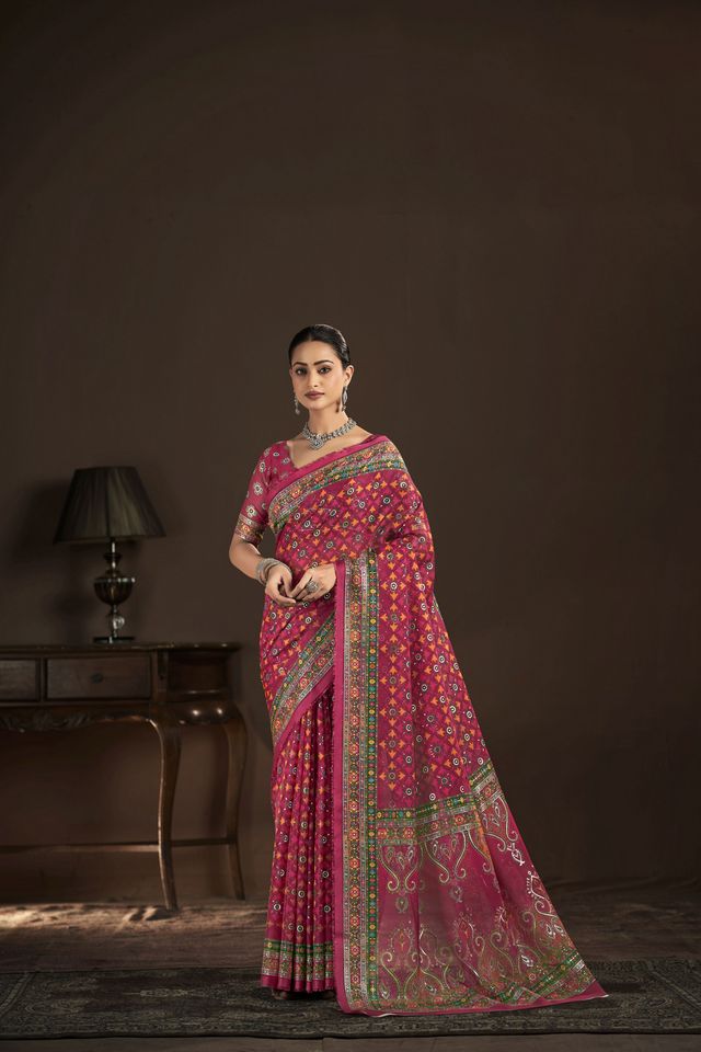Red Color Crepe Silk Fabric Designer Foil Printed Saree