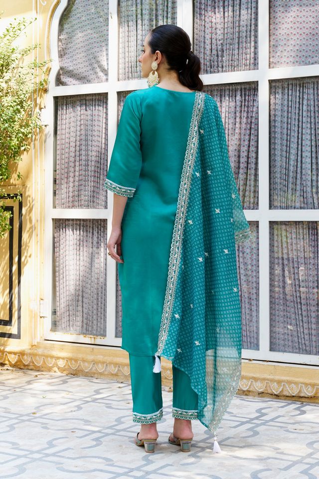Firozi Color Silk Blend Fabric Beautiful Embroidered Kurta Set With Dupatta