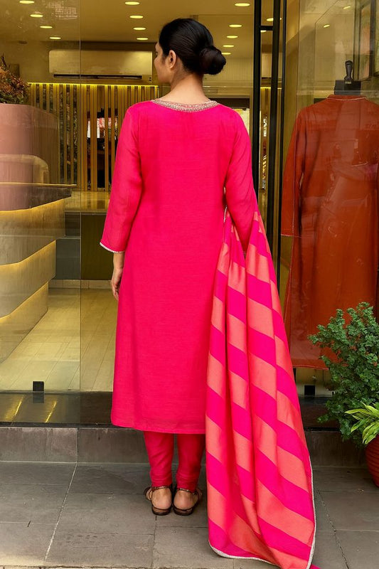 Pink Color Silk Blend Fabric Elegant Salwar Kameez 4198