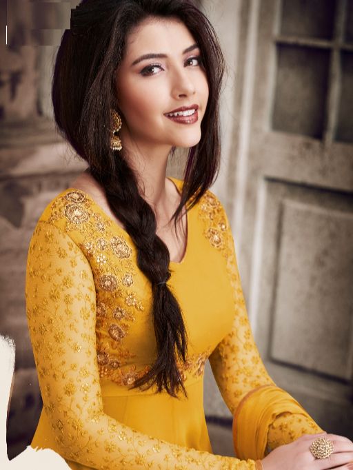Mahira Classic Traditional Suit