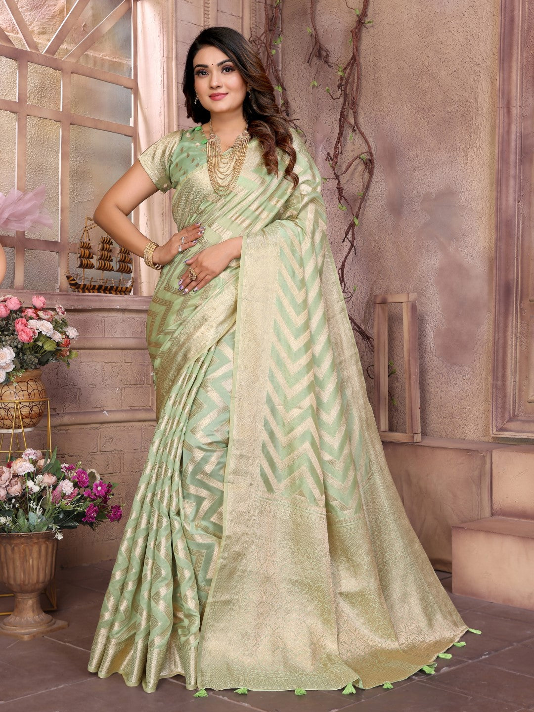 Green Weaving Soft Organza Saree With Blouse