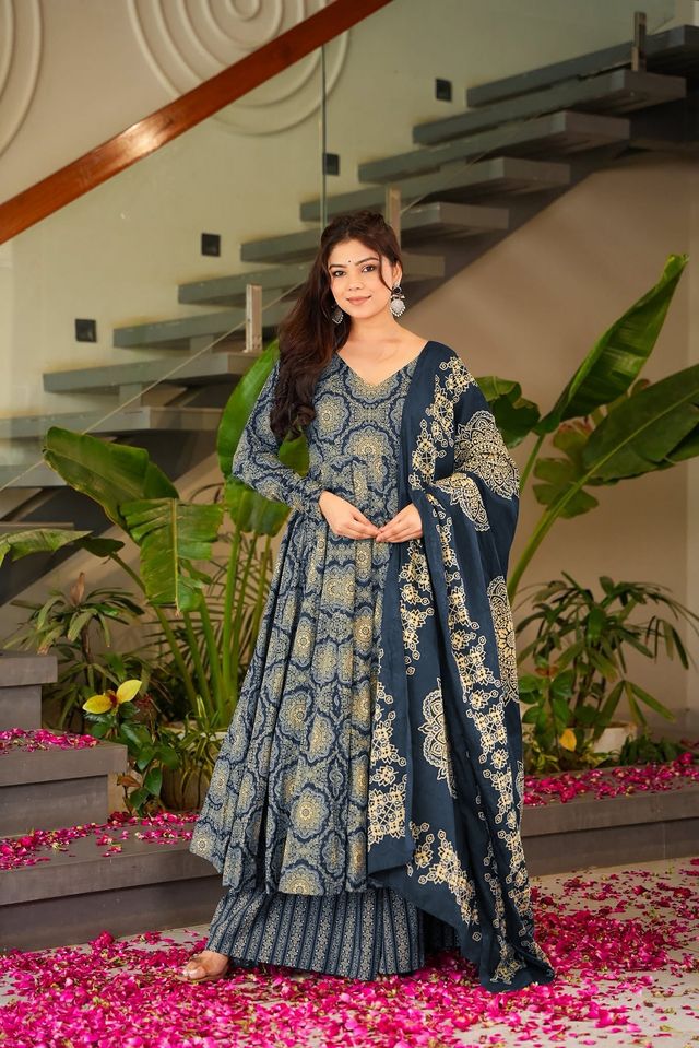 Teal Color Muslin Fabric Designer Digital Printed Palazzo Suit