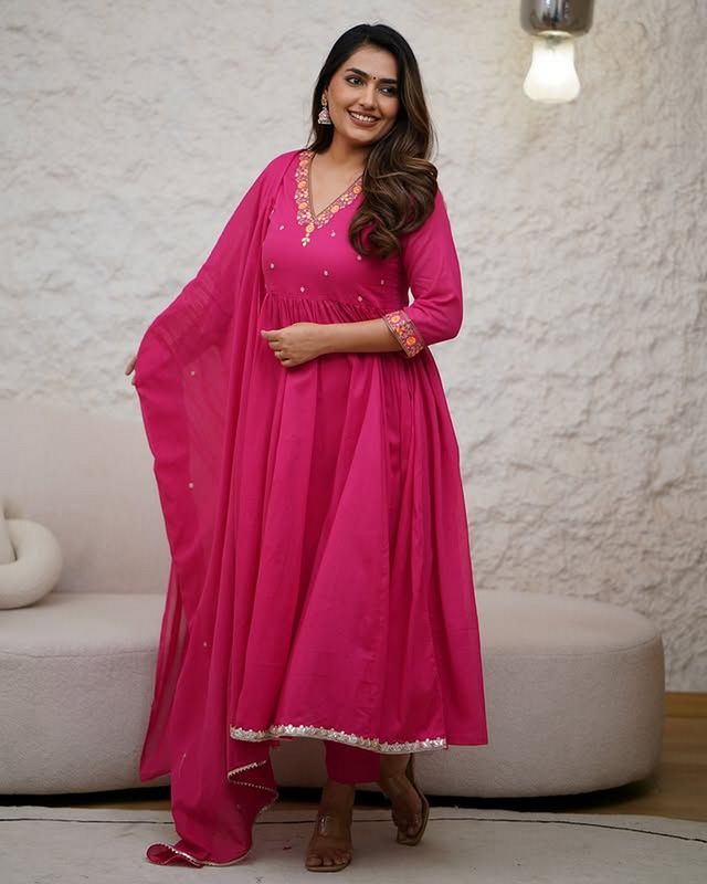 Pink Color Silk Blend Fabric Elegant Salwar Kameez