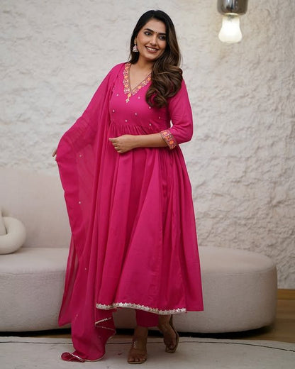 Pink Color Silk Blend Fabric Elegant Salwar Kameez