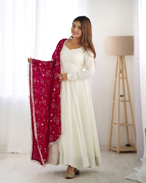 women for special occasions, festivals, or formal events anarkali kurta features a flared silhouette with multiple layers of fabric