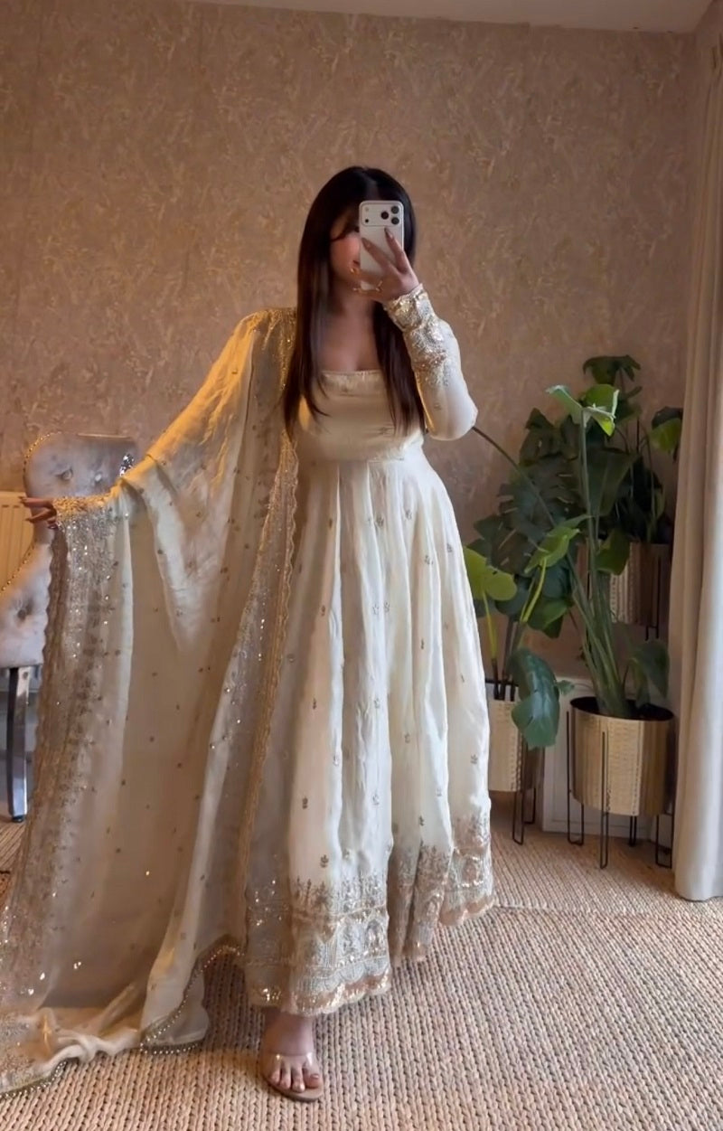 Heavy Fendy Silk Embroidered Sequince Work Wedding Kurta Set