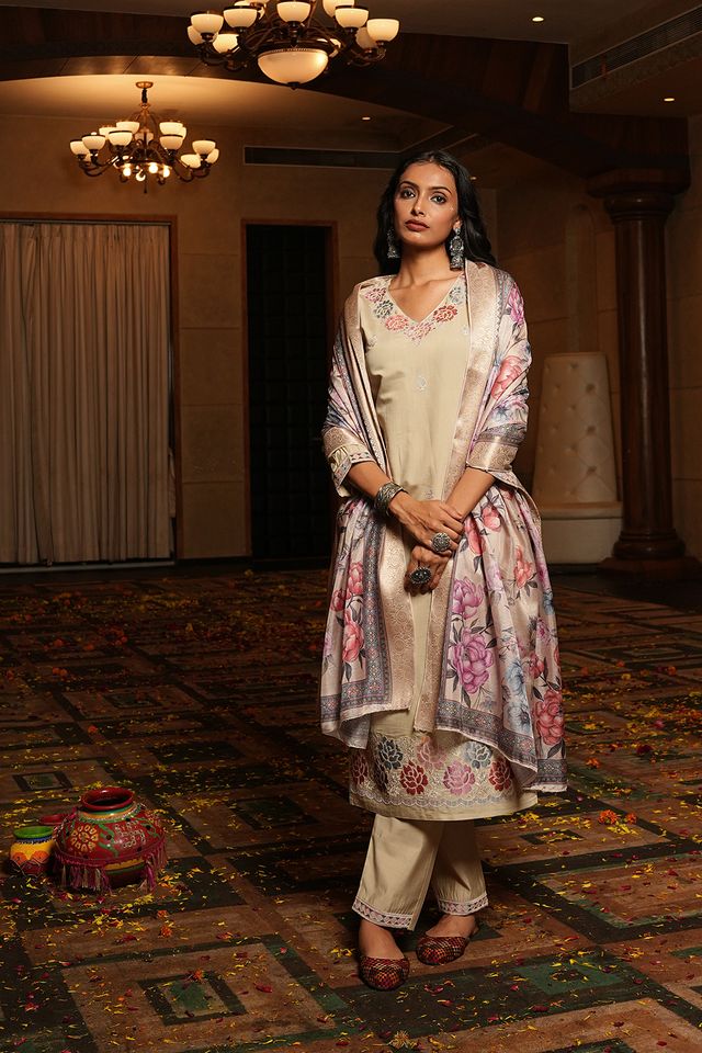 Cream Color Beautiful Cotton Silk Fabric Ceremonial Salwar Suit