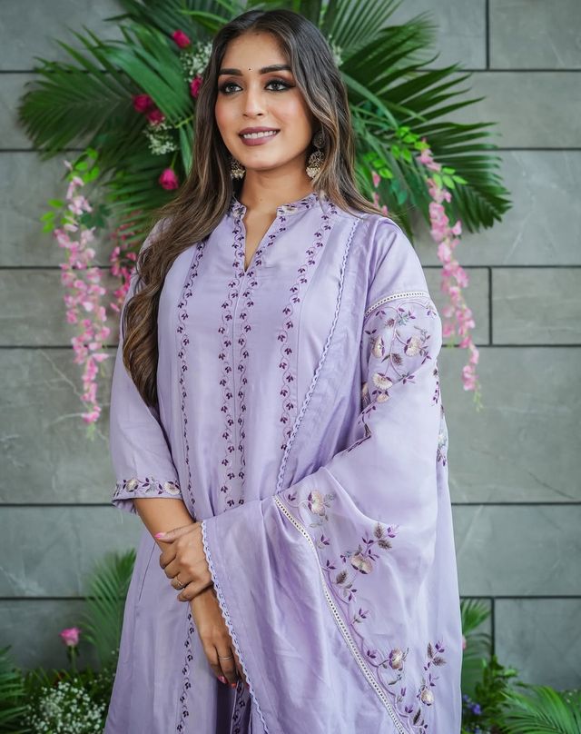 Lavender Color Muslin Cotton Fabric Ceremonial Readymade Kurta Set with Dupatta