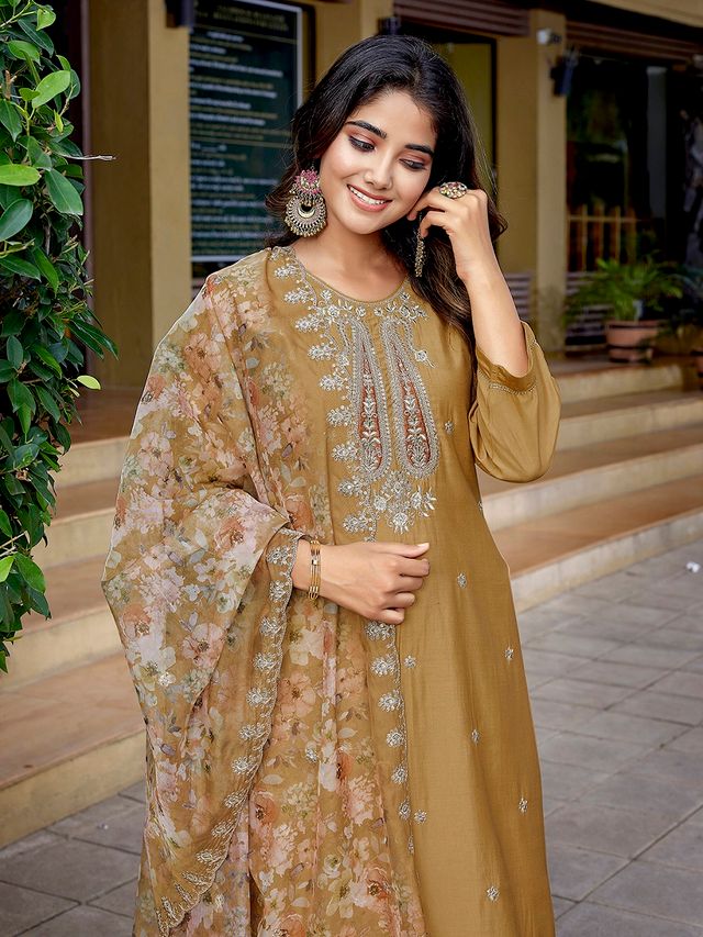 Chiku Color Stylish Partywear Readymade Ethnic Suit