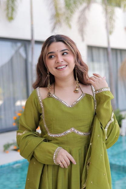 Green Color Beautiful Mul Chanderi Fabric Stylish Ceremonial Attire
