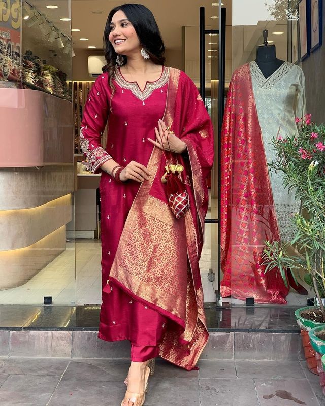 Maroon Color Designer Embroidered Ethnic Partywear Suit